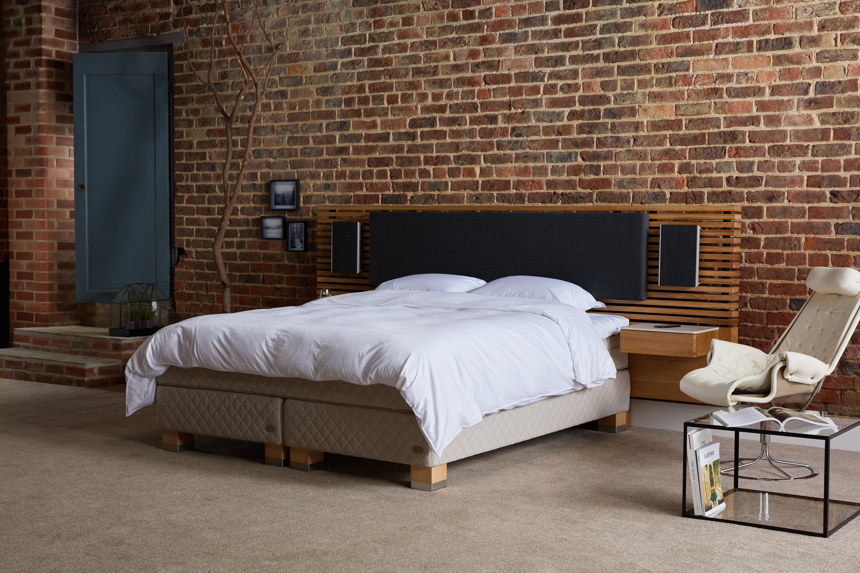 bed-adjustable-dux-bang-olufsen-jetson-alberto-pie-3.jpg